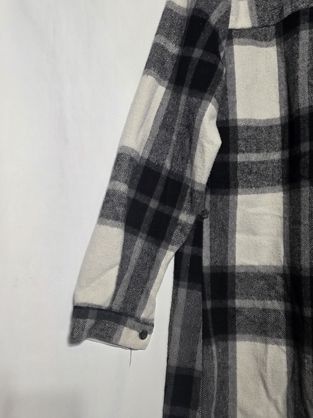 Alina's Exclusives Black & White Plaid Flannel Shacket - Size M - Picture 4 of 8